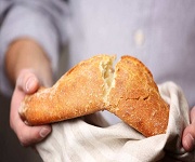 深圳龍華急招面包中工，包吃住4500